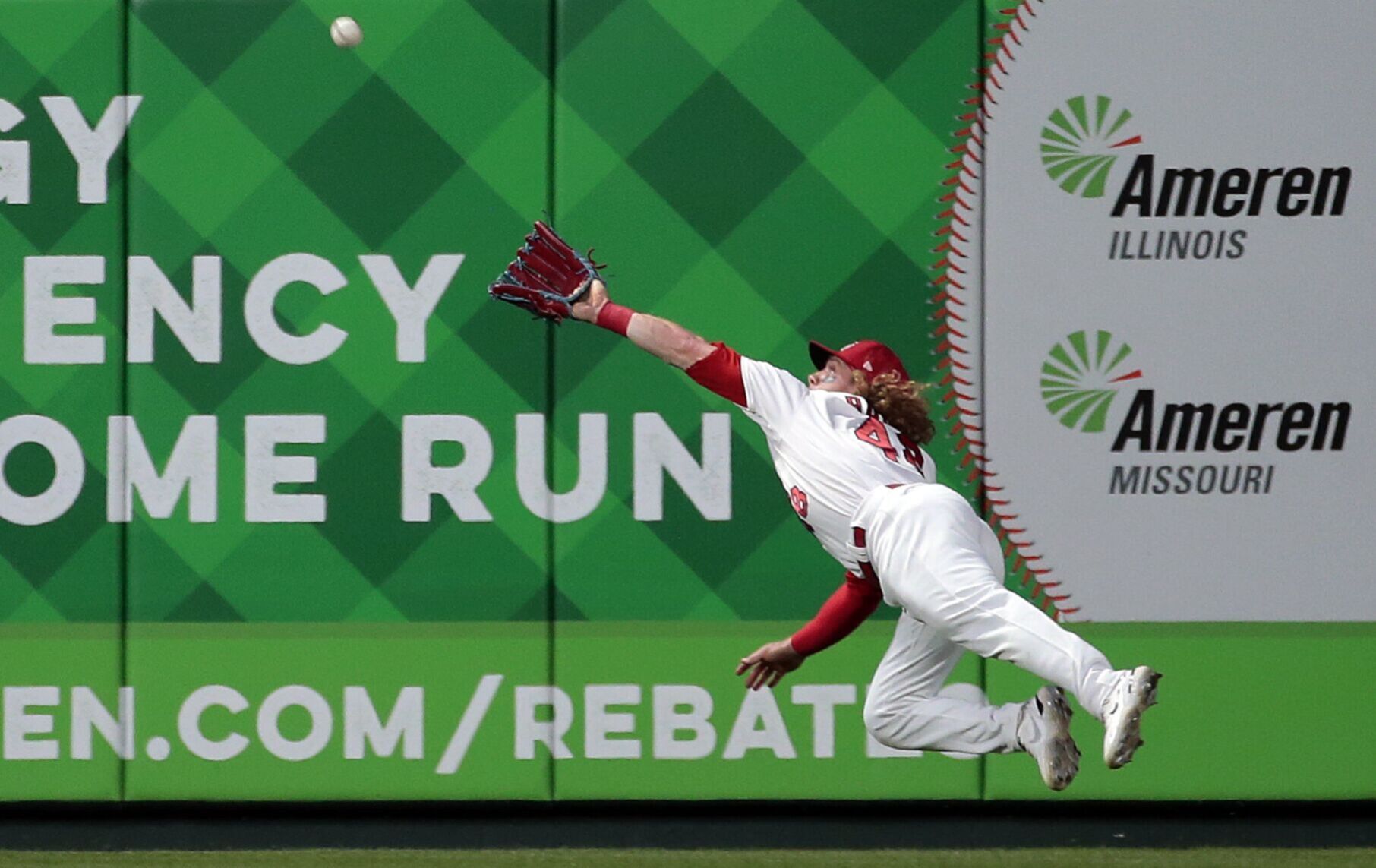 Cardinals open series with Giants